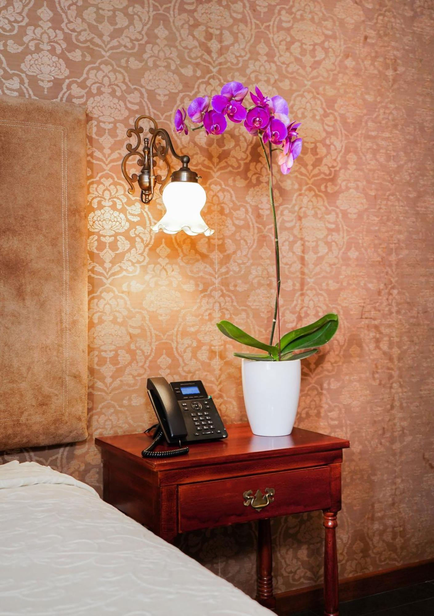 Uzhupud Garden Hotel & Lodge Paute 外观 照片